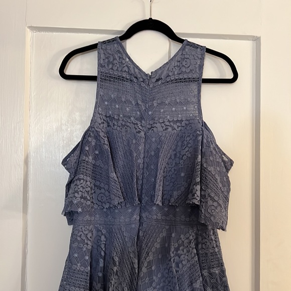 Gianni Bini tiered lace cold-shoulder dress - Picture 11 of 16